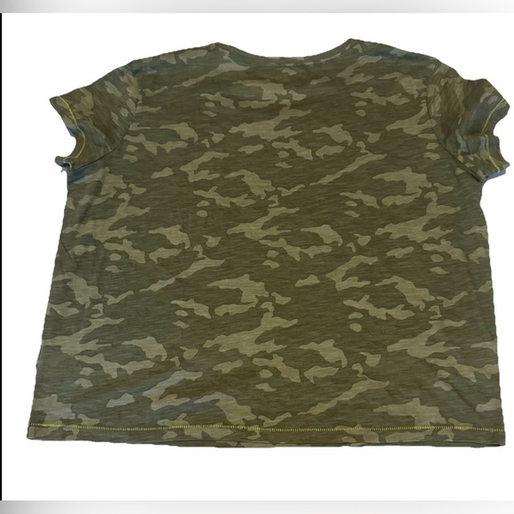 Vineyard Vines Women’s XL T-shirt Surf Tee 100% Cotton Camo Short Sleeve - Picture 4 of 8
